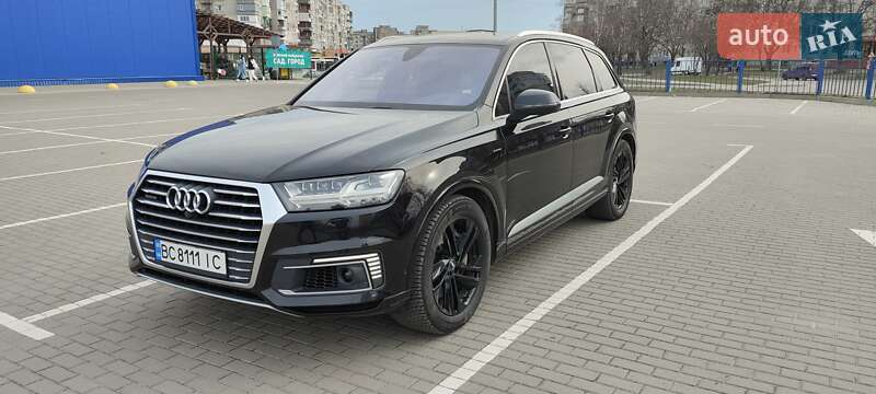 Позашляховик / Кросовер Audi Q7 e-tron 2016 в Шептицькому