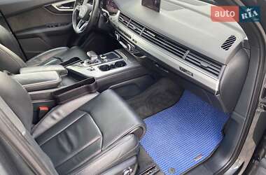 Минивэн Audi Q7 e-tron 2016 в 
