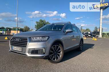 Внедорожник / Кроссовер Audi Q7 e-tron 2016 в 