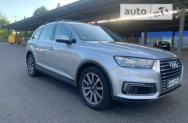 Внедорожник / Кроссовер Audi Q7 e-tron 2016 в 