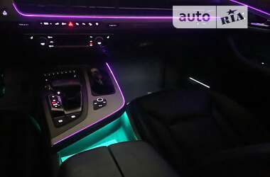 Внедорожник / Кроссовер Audi Q7 e-tron 2016 в 