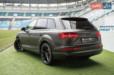 Внедорожник / Кроссовер Audi Q7 e-tron 2016 в 