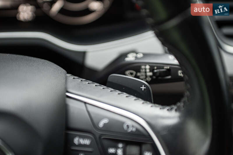 Позашляховик / Кросовер Audi Q7 e-tron 2016 в Одесі