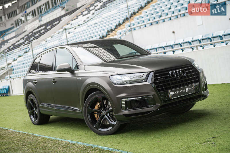 Позашляховик / Кросовер Audi Q7 e-tron 2016 в Одесі