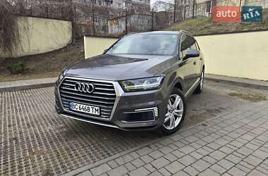 Внедорожник / Кроссовер Audi Q7 e-tron 2018 в 