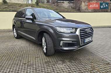 Внедорожник / Кроссовер Audi Q7 e-tron 2018 в 