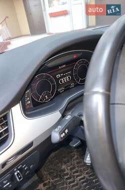 Позашляховик / Кросовер Audi Q7 e-tron 2016 в 