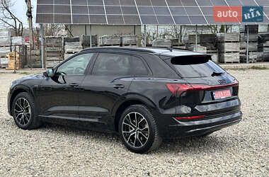Внедорожник / Кроссовер Audi Q7 e-tron 2019 в 