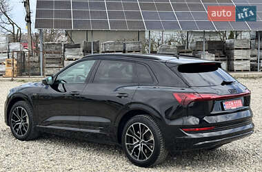 Внедорожник / Кроссовер Audi Q7 e-tron 2019 в 