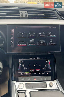 Внедорожник / Кроссовер Audi Q7 e-tron 2019 в 