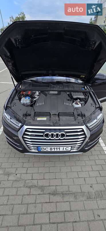Позашляховик / Кросовер Audi Q7 e-tron 2016 в Шептицькому