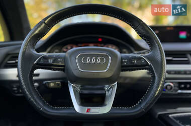 Внедорожник / Кроссовер Audi Q7 e-tron 2018 в 