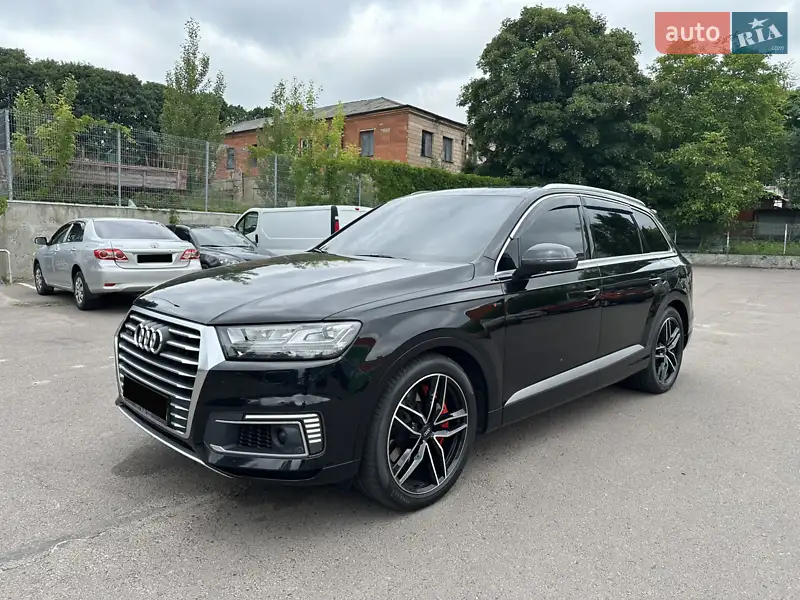 Внедорожник / Кроссовер Audi Q7 e-tron 2016 в 