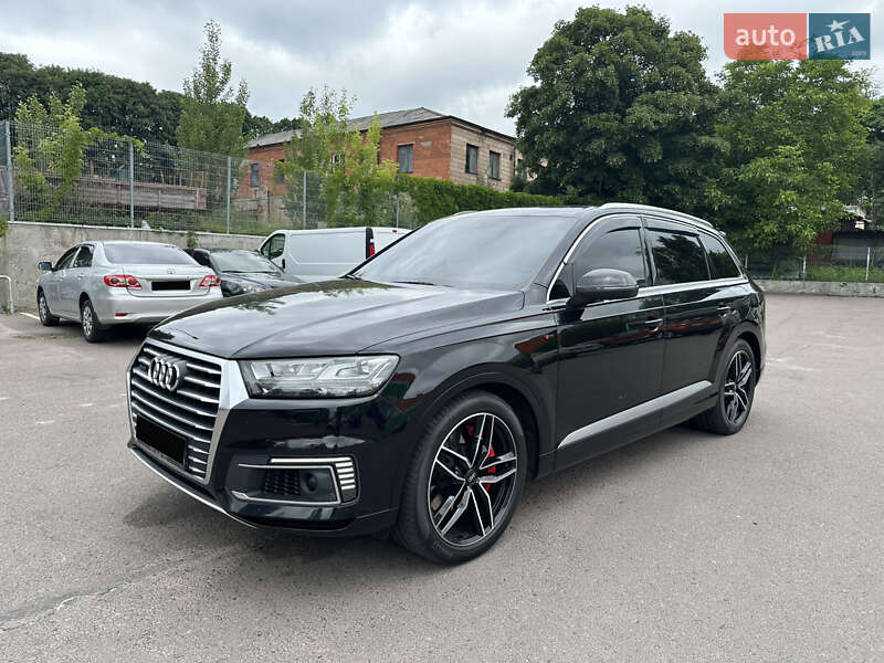 Audi Q7 e-tron 2016