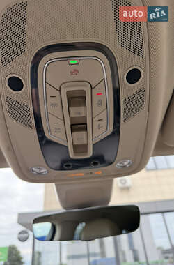 Внедорожник / Кроссовер Audi Q7 e-tron 2017 в 