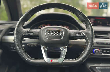 Внедорожник / Кроссовер Audi Q7 e-tron 2018 в 