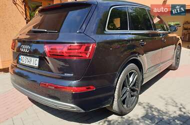 Позашляховик / Кросовер Audi Q7 e-tron 2016 в 