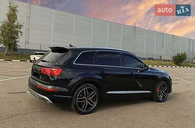 Внедорожник / Кроссовер Audi Q7 e-tron 2016 в 