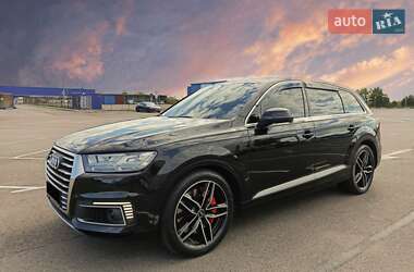 Внедорожник / Кроссовер Audi Q7 e-tron 2016 в 