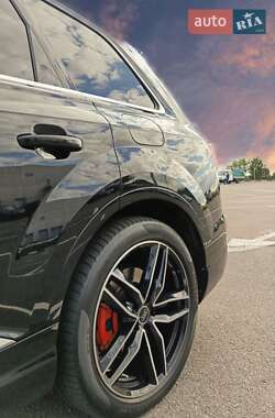 Внедорожник / Кроссовер Audi Q7 e-tron 2016 в 