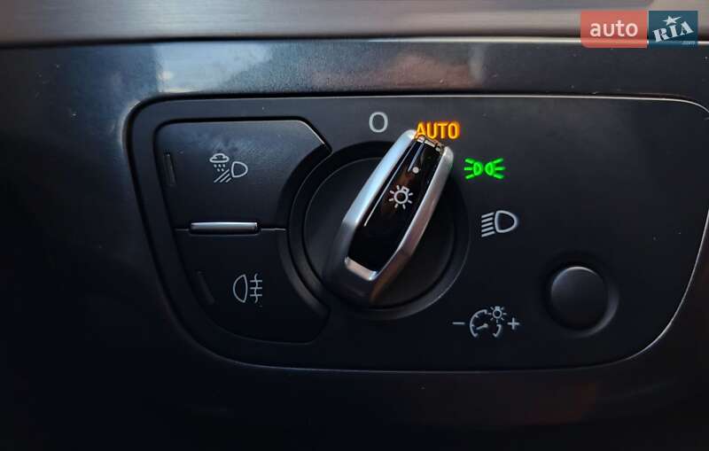 Позашляховик / Кросовер Audi Q7 e-tron 2016 в Рівному