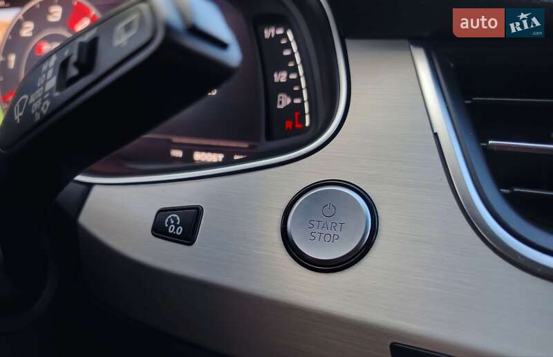 Позашляховик / Кросовер Audi Q7 e-tron 2016 в Рівному