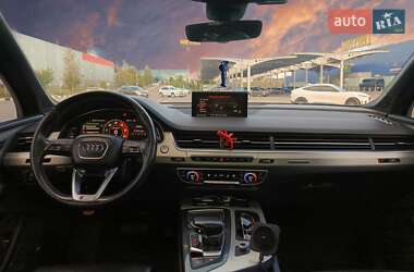 Внедорожник / Кроссовер Audi Q7 e-tron 2016 в 