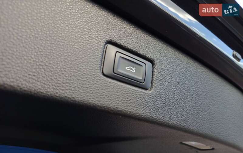 Позашляховик / Кросовер Audi Q7 e-tron 2016 в Рівному