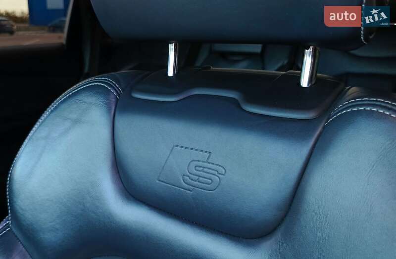 Позашляховик / Кросовер Audi Q7 e-tron 2016 в Рівному