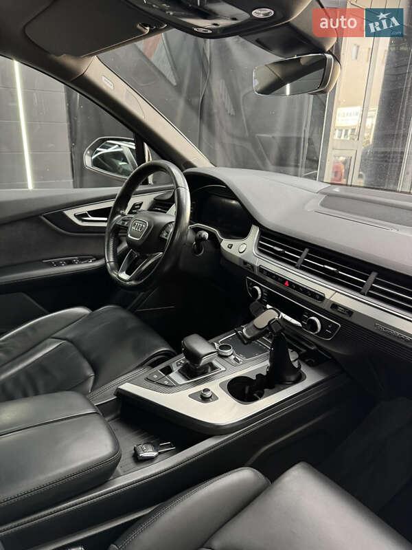 Позашляховик / Кросовер Audi Q7 e-tron 2016 в Одесі фото 6 Позашляховик / Кросовер Audi Q7 e-tron 2016 в Одесі