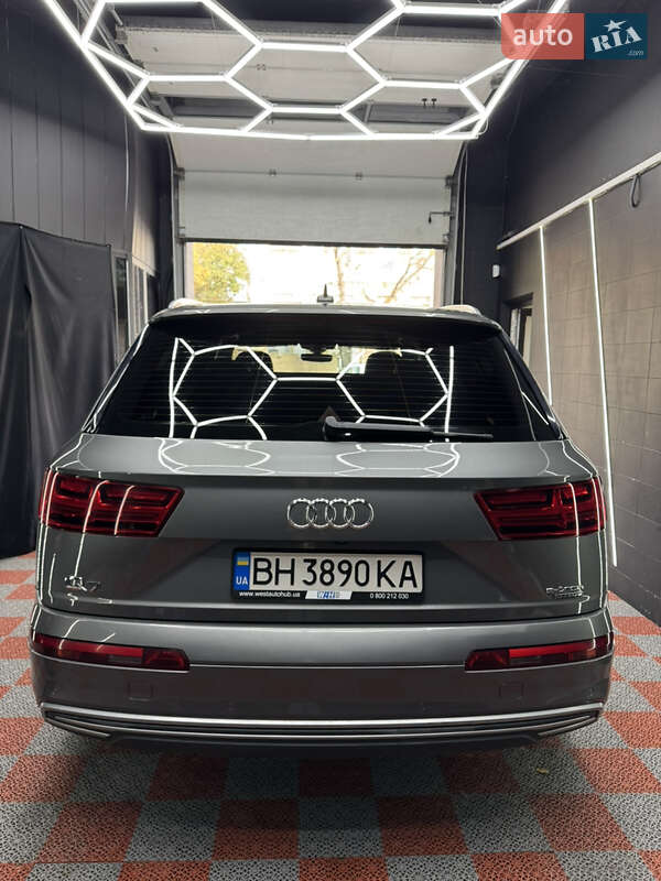 Позашляховик / Кросовер Audi Q7 e-tron 2016 в Одесі фото 15 Позашляховик / Кросовер Audi Q7 e-tron 2016 в Одесі