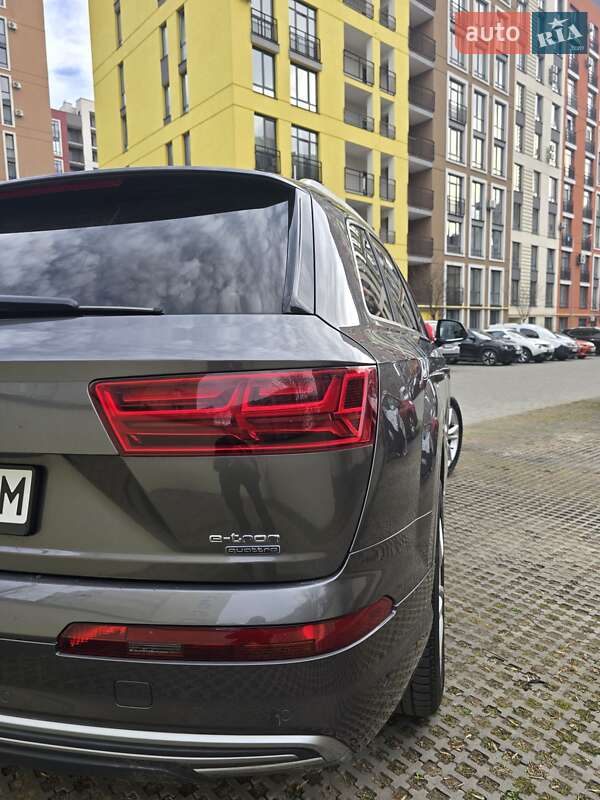 Внедорожник / Кроссовер Audi Q7 e-tron 2018 в Львове