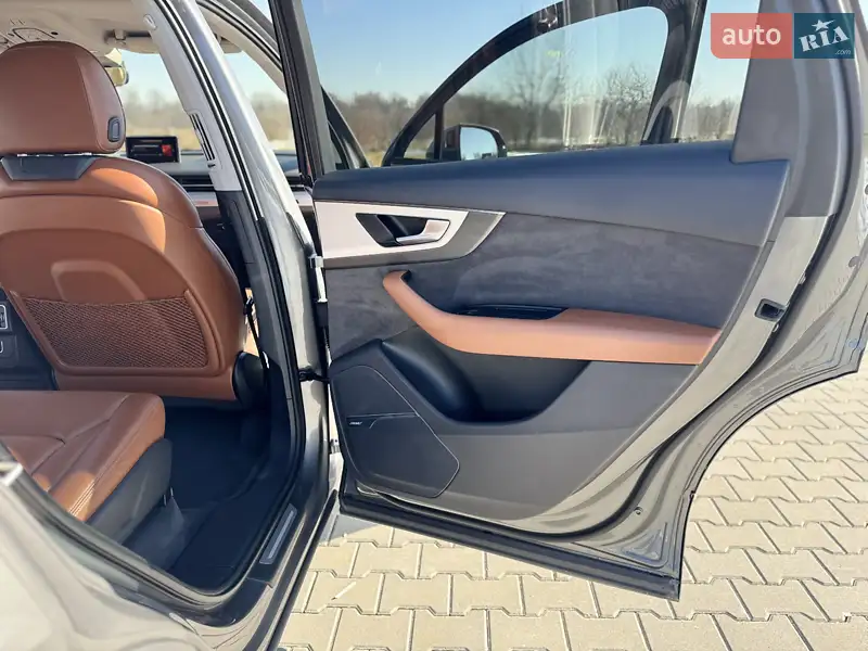 Audi Q7 e-tron 2016 VIN WAUZZZ4M9HD016990 фото оголошення 36 з 91