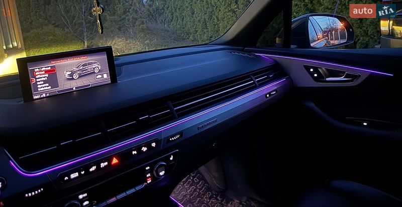 Позашляховик / Кросовер Audi Q7 e-tron 2016 в Ужгороді