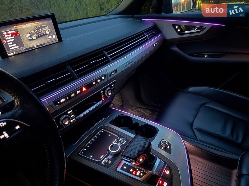 Позашляховик / Кросовер Audi Q7 e-tron 2016 в Ужгороді