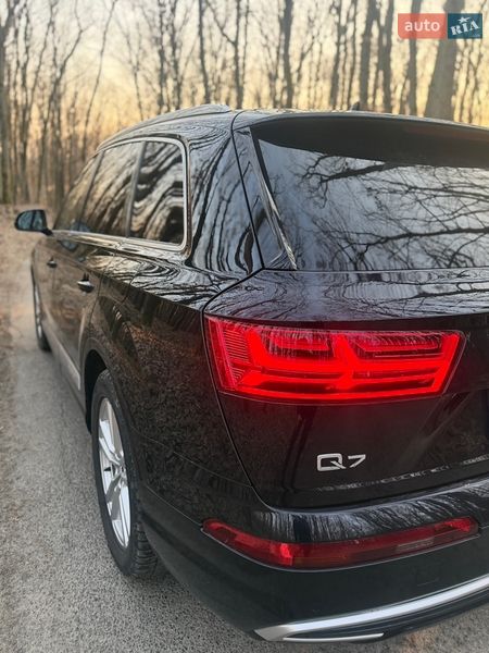 Позашляховик / Кросовер Audi Q7 e-tron 2016 в Ужгороді