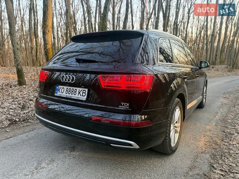 Позашляховик / Кросовер Audi Q7 e-tron 2016 в Ужгороді