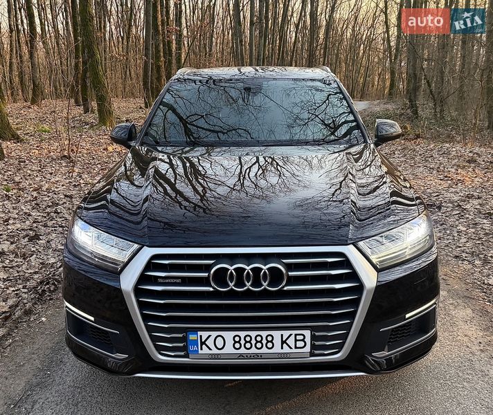 Позашляховик / Кросовер Audi Q7 e-tron 2016 в Ужгороді