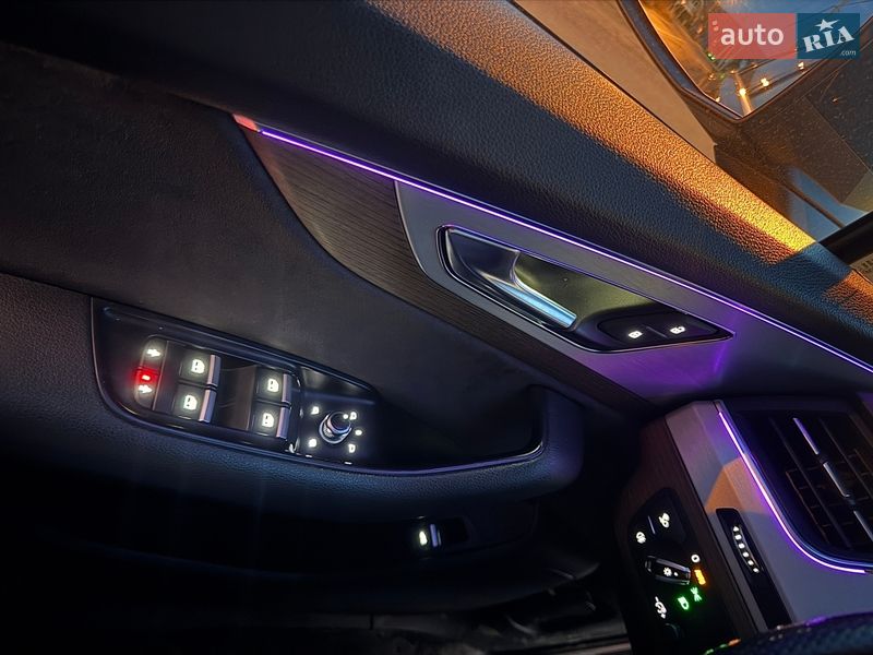 Позашляховик / Кросовер Audi Q7 e-tron 2016 в Ужгороді