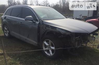 Внедорожник / Кроссовер Audi Q7 2015 в 