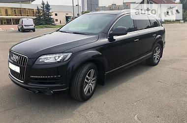 Седан Audi Q7 2010 в Киеве