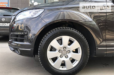 Внедорожник / Кроссовер Audi Q7 2012 в 