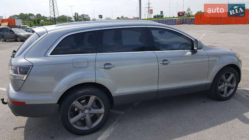Позашляховик / Кросовер Audi Q7 2007 в Ужгороді
