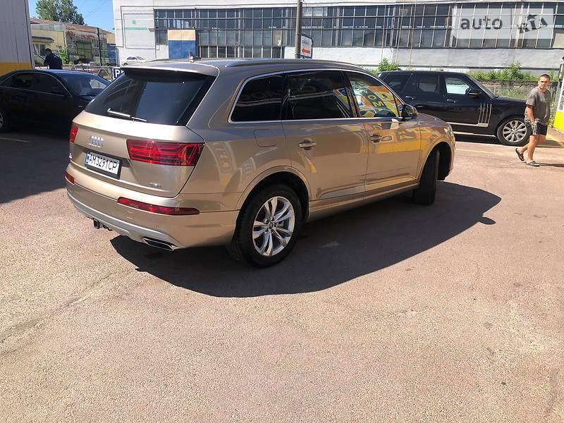 Позашляховик / Кросовер Audi Q7 2018 в Житомирі
