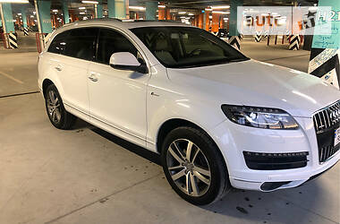 Позашляховик / Кросовер Audi Q7 2014 в 