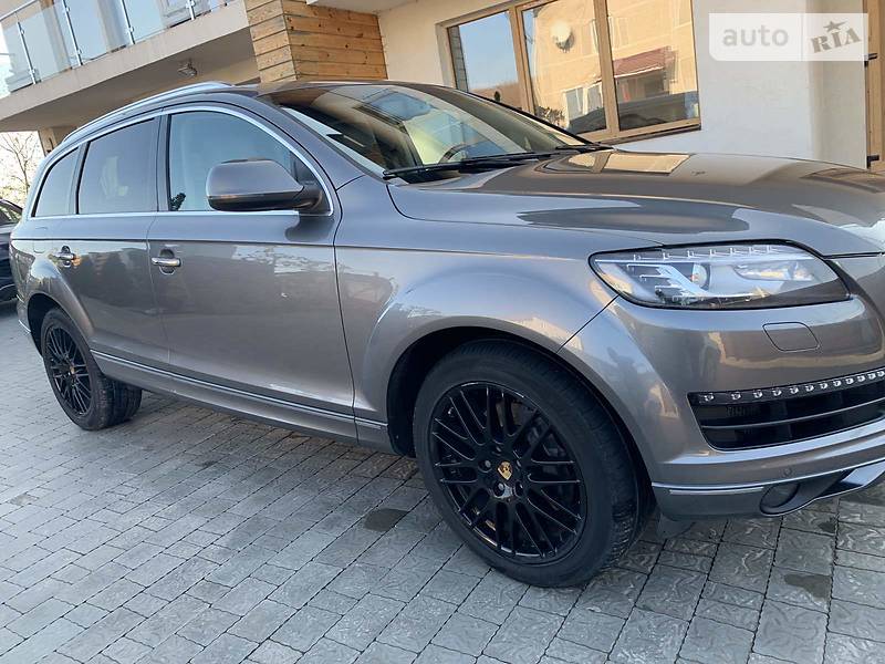 Позашляховик / Кросовер Audi Q7 2010 в 