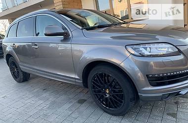 Позашляховик / Кросовер Audi Q7 2010 в 