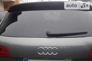 Позашляховик / Кросовер Audi Q7 2010 в 