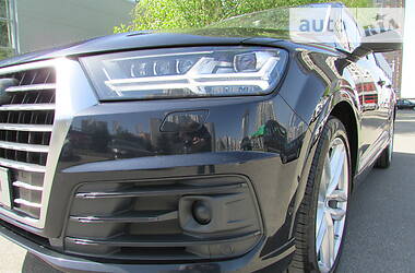 Позашляховик / Кросовер Audi Q7 2015 в Києві