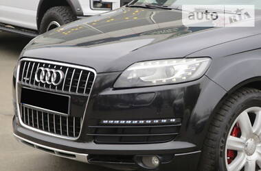 Позашляховик / Кросовер Audi Q7 2006 в 